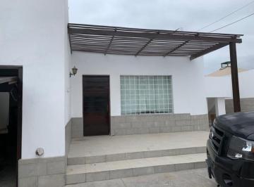 Terreno / Lote · 300m² · 5 Dormitorios · 2 Estacionamientos · Alquilo Linda Casa de Playa en Malecón Playa Rivera Norte, Playa San Bartolo