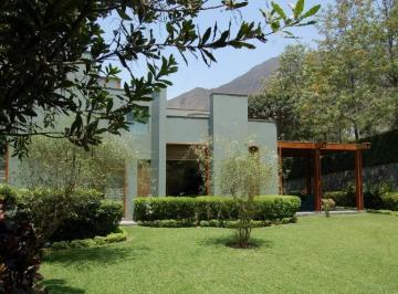 Casa · 925m² · 3 Dormitorios · 2 Estacionamientos · Vendo Hermosa Casa en Condominio, Calle Jiron Tomasal 4, Urb. Monterrico, Surco