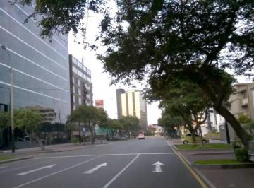 Casa · 425m² · 5 Dormitorios · 2 Estacionamientos · Vendo Casa en Calle Teruel 1, Limite Miraflores con San Isidro, Miraflores.