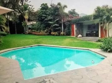 Casa · 1372m² · 4 Dormitorios · 2 Estacionamientos · Vendo Hermosa Casa en Condominio, Calle Las Tres Marias 4, Surco
