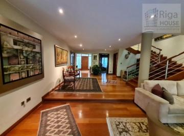 Casa · 507m² · 4 Dormitorios · 2 Estacionamientos · Vendo Linda Casa en Calle Las Moras 1, Urbanización La Aurora, Miraflores