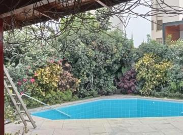 Casa · 302m² · 6 Dormitorios · 4 Estacionamientos · Vendo Casa Como Terreno en Av Buena Vista, Chacarilla, San Borja