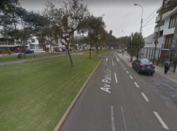 Casa · 800m² · 5 Dormitorios · 4 Estacionamientos · Vendo Casa en Av Pablo Carriquiry Cdra. 8, San Isidro. (A Media Cuadra de Aramburu)