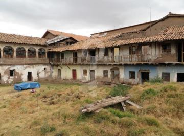 Casa · 2517m² · 10 Dormitorios · 10 Estacionamientos · Casona en Venta en Cusco