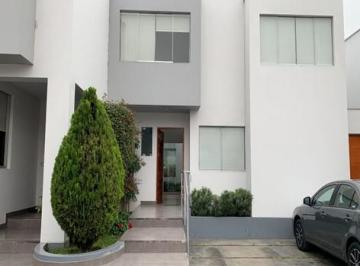 Casa · 300m² · 3 Dormitorios · 2 Estacionamientos · Casa en Venta en La Molina