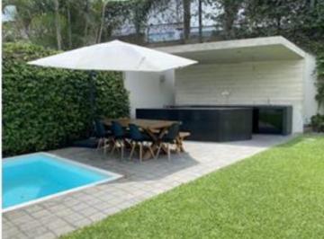 Casa · 820m² · 4 Dormitorios · 3 Estacionamientos · Casa en Venta en La Molina