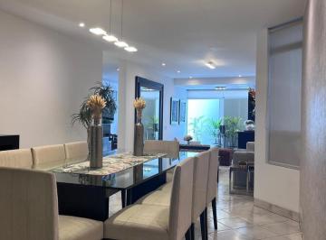 Departamento · 173m² · 3 Dormitorios · 2 Estacionamientos · Vendo Lindo Departamento Calle 31, Piso 1, Frente a Parque y Al Pentagonito, San Borja