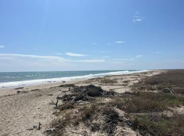Terreno / Lote · 200000m² · 100 Dormitorios · 1000 Estacionamientos · Vendo Terreno Frente a Mar en Playa Redonda, Punta Sal, Tumbes (Titulo de Propiedad)