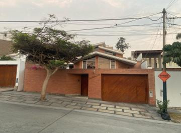 Casa · 500m² · 5 Dormitorios · 4 Estacionamientos · Vendo o Alquilo Casa en Calle Los Cipreses 1, Urb Valle Hermoso, Surco