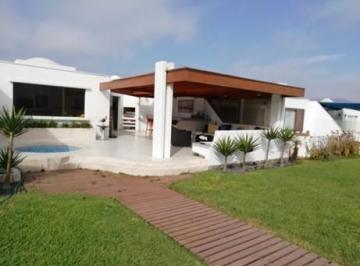 Terreno / Lote · 300m² · 3 Dormitorios · 4 Estacionamientos · Alquilo o Vendo Casa de Playa en Las Lagunas de Puerto Viejo 1, San Antonio