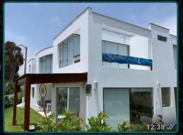 Terreno / Lote · 135m² · 4 Dormitorios · 2 Estacionamientos · Vendo Linda Casa de Playa en Playa Totoritas 1, Mala