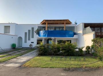 Terreno / Lote · 200m² · 6 Dormitorios · 4 Estacionamientos · Alquilo Linda Casa de Playa en Av Playa Totoritas 1, Mala
