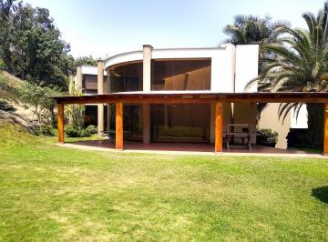 Casa de 4 habitaciones, Lima · Vendo Casa en La Planicie Frente a Parque