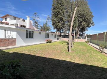 Casa de 6 habitaciones, Arequipa · Vendo Excelente Propiedad en La Variante de Uchumayo!