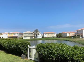 Casa de playa de 4 habitaciones, Lima · ¡Venta de Exclusiva Casa en Condominio San Pedro!