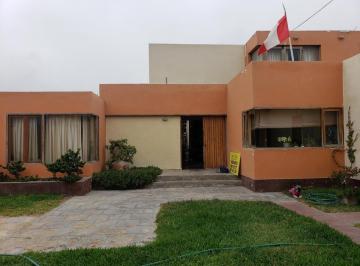 Casa de 3 habitaciones, Lima · Vendo Amplia Casa en La Encantada