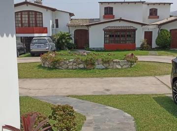 Casa · 180m² · 3 Dormitorios · 2 Estacionamientos · Se Vende o Alquila Casa Bonita, Segura y con El Mejor Clima de Lima.