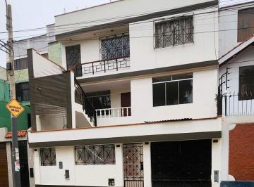 Departamento de 5 habitaciones, Lima · Vendo Duplex 1er. Piso, Frente a Parque, Cercado de Lima (Limite con San Miguel)