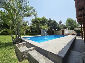 Casa · 700m² · 6 Dormitorios · 5 Estacionamientos · Alquilo Casa en Cieneguilla