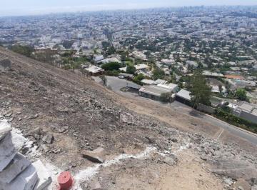 Terreno / Lote · 1m² · Vendo Terreno en Parte Alta de Casuarinas - Surco