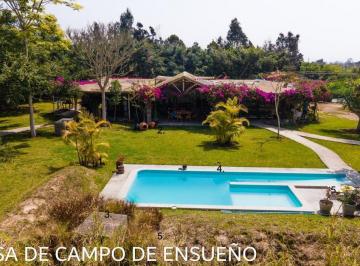Casa · 400m² · 5 Dormitorios · 5 Estacionamientos · ¡Casa Ecológica de Ensueño con Laguna, Piscina y Campo de Padel!