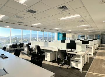 Oficina comercial · 411m² · L - 562 Oficina Amoblada en Ce Panorama, Santiago de Surco - Alquiler