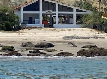 Local comercial · 450m² · 2 Dormitorios · 8 Estacionamientos · Alquilo Restaurante Implementado F/mar Canoas de Punta Sal Tumbes