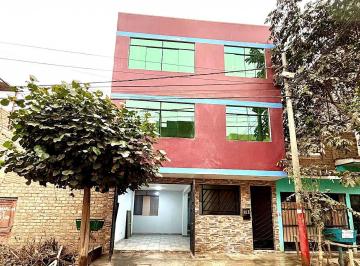 Casa de 15 habitaciones, Lima · Venta de Casa en Puente Piedra de 355 m² de 3 Pisos con Cochera