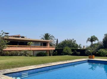 Casa · 1000m² · 8 Estacionamientos · Ocasion por Viaje, Espectacular Casa en Mejor Zona de Casuarianas