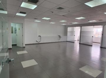 salón · Oficina Centro Empresarial Miraflores.