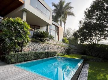 Casa · 468m² · 4 Dormitorios · 4 Estacionamientos · Venta - Moderna Casa - 4 Dorm. en Casuarinas Surco