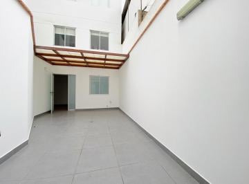Departamento de 4 habitaciones, Lima · Moderno Departamento en Primer Piso Frente a Parque