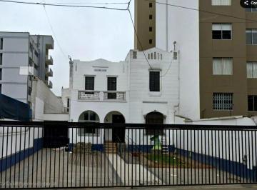 Oficina comercial de 8 habitaciones, Lima · Vendo/alquilo Casa Oficina de 768 m² en Av Arequipa, Cerca a Av Angamos