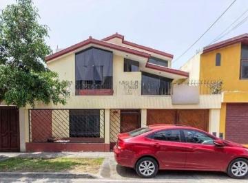 Casa de 7 habitaciones, Lima · Casa en Venta Covima - La Molina!