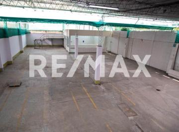 Nave industrial · 1352m² · 2 Estacionamientos · Alquiler de Local Industrial en Santiago de Surco 1352 m²