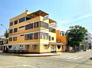 Casa de 10 habitaciones, Lima · Vendo Ocasión! Amplia Esquina de 5 Pisos en San Felipe, Comas!