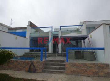 Casa · 297m² · 4 Dormitorios · 6 Estacionamientos · Casa de Playa Hermosa en Cerro Azul - Super Precio