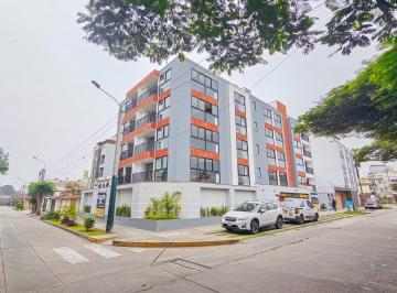 Departamento de 3 habitaciones, Lima · Dpto Estreno Frente a Parque, Los Rosales, Surco. Moderno. Primer Piso