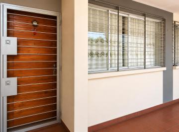 Departamento · 90m² · 3 Dormitorios · Ocasión! Dpto. Céntrico y en 1er Piso! (Remodelado)
