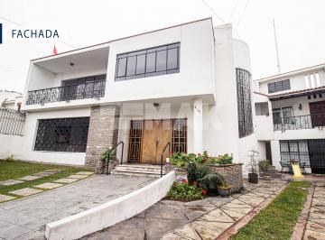 Casa de 4 habitaciones, Lima · ¡Vive de Manera Exclusiva en San Isidro!