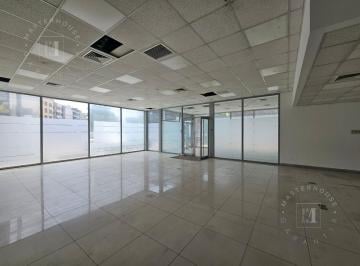 Local comercial · 380m² · 17 Estacionamientos · Local en Santiago de Surco