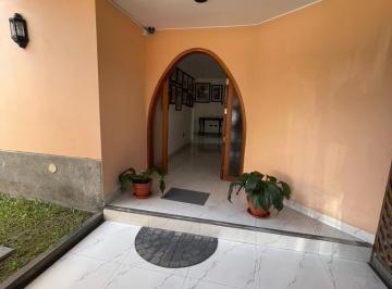 Casa de 4 habitaciones, Lima · Vendo Casa en Esquina 308 m² - Urb. Monterrico - Surco