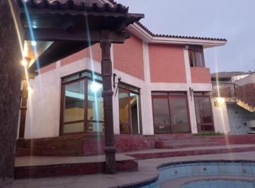 Casa en Venta de 5 habitaciones Santiago de Surco · Venta de Hermosa Casa con Piscina Amplia Terraza 5dormit Espectacular Vista