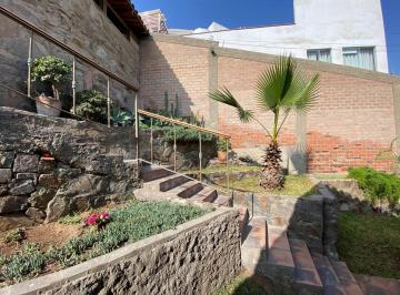 Casa en Venta de 4 habitaciones Santiago de Surco · Vendo Bonita Casa, Estilo Rustico con Maravillosa Vista en Casuarinas Sur
