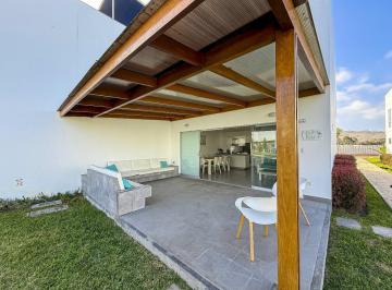 Casa · 130m² · 4 Dormitorios · 2 Estacionamientos · Se Vende Linda Casa de Playa en Condominio Kentia Puerto Viejo Km 71 Panam. Sur