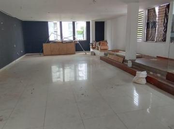 Local comercial de 4 habitaciones, Lima · Inmejorable Ubicacion en Esquina! J. a