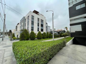 Departamento de 4 habitaciones, Lima · Duplex en Venta - a un Paso de Jockey Plaza, San Borja + 2 Estacionamientos!