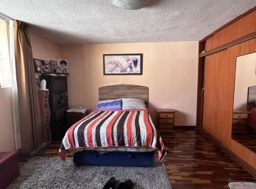Casa · 197ha · 5 Dormitorios · 2 Estacionamientos · Casa en Venta en Esquina en San Miguel 197 m²