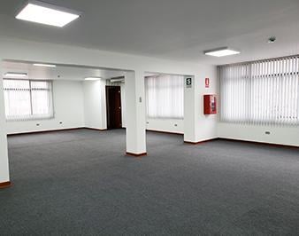 Oficina comercial de 5 habitaciones, Lima · Alquiler Oficina Empresarial Incluye Servicios Av Aramburu Miraflores