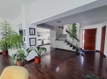 Departamento · 250m² · 5 Dormitorios · 2 Estacionamientos · Venta de Exclusivo Penthouse en La Mejor Zona de San Isidro